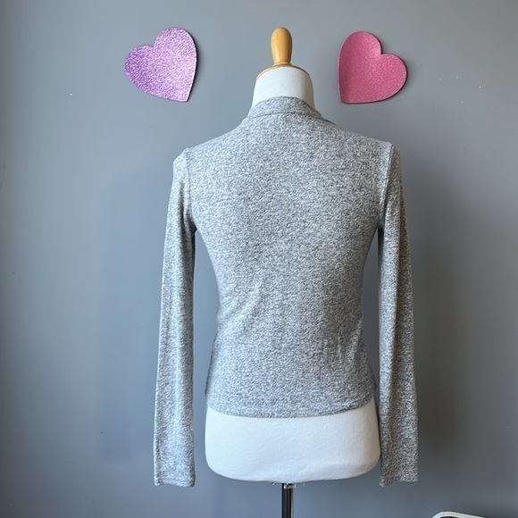 Top - Picture 2 of 3